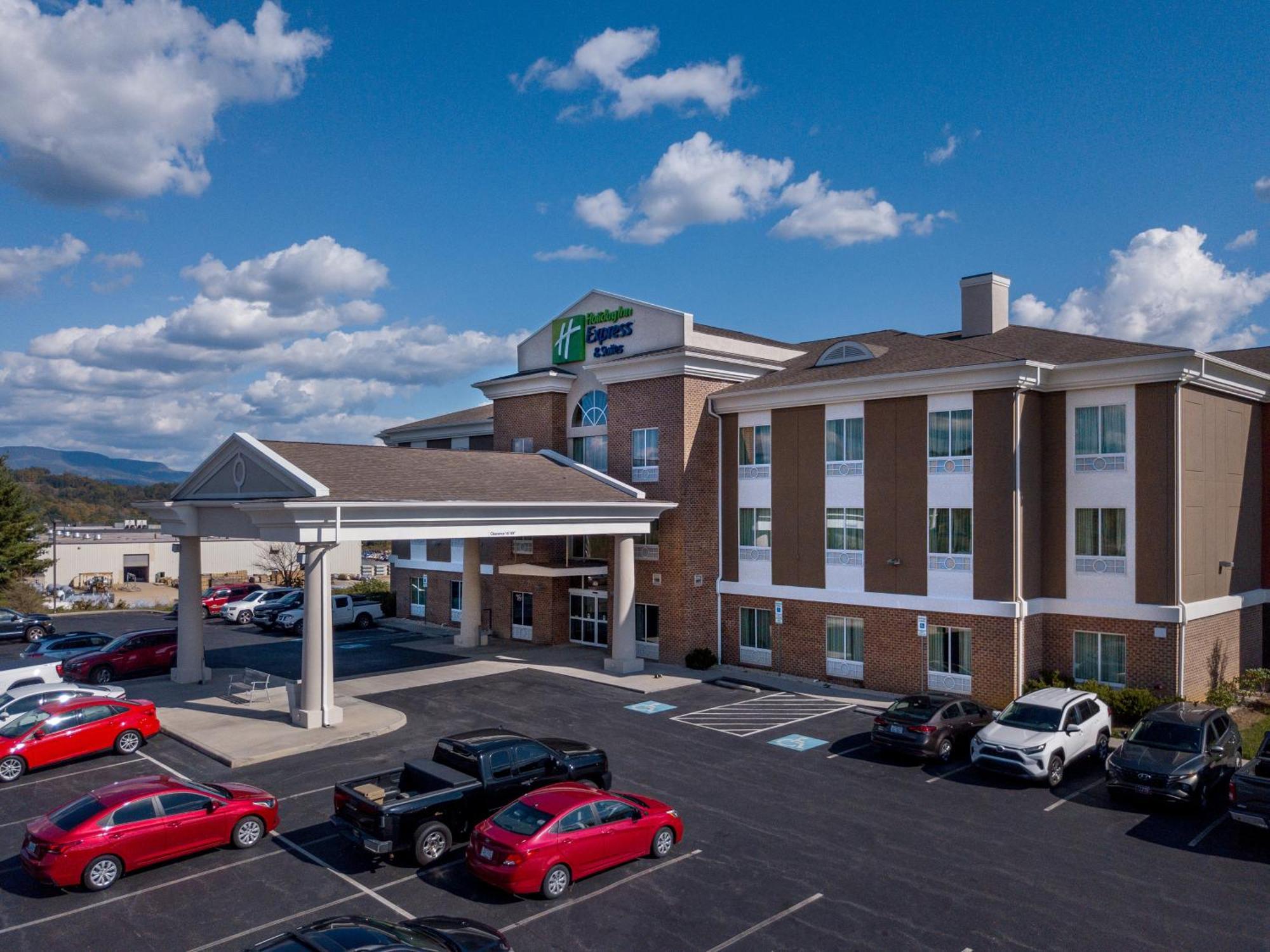 Holiday Inn Express&Suites Lebanon Exterior foto